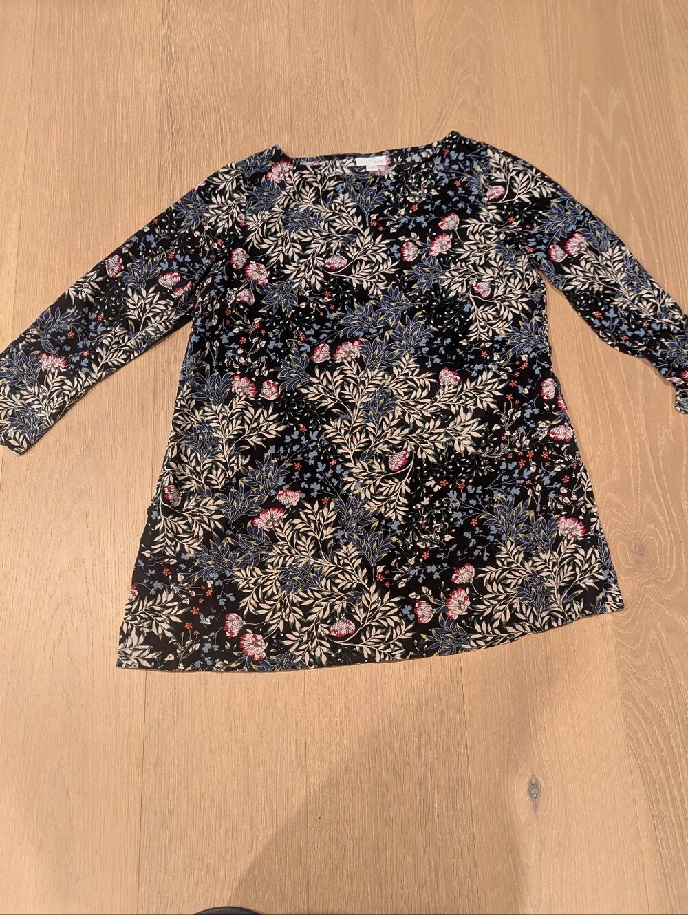 Black Floral Long-Sleeve Tunic Top